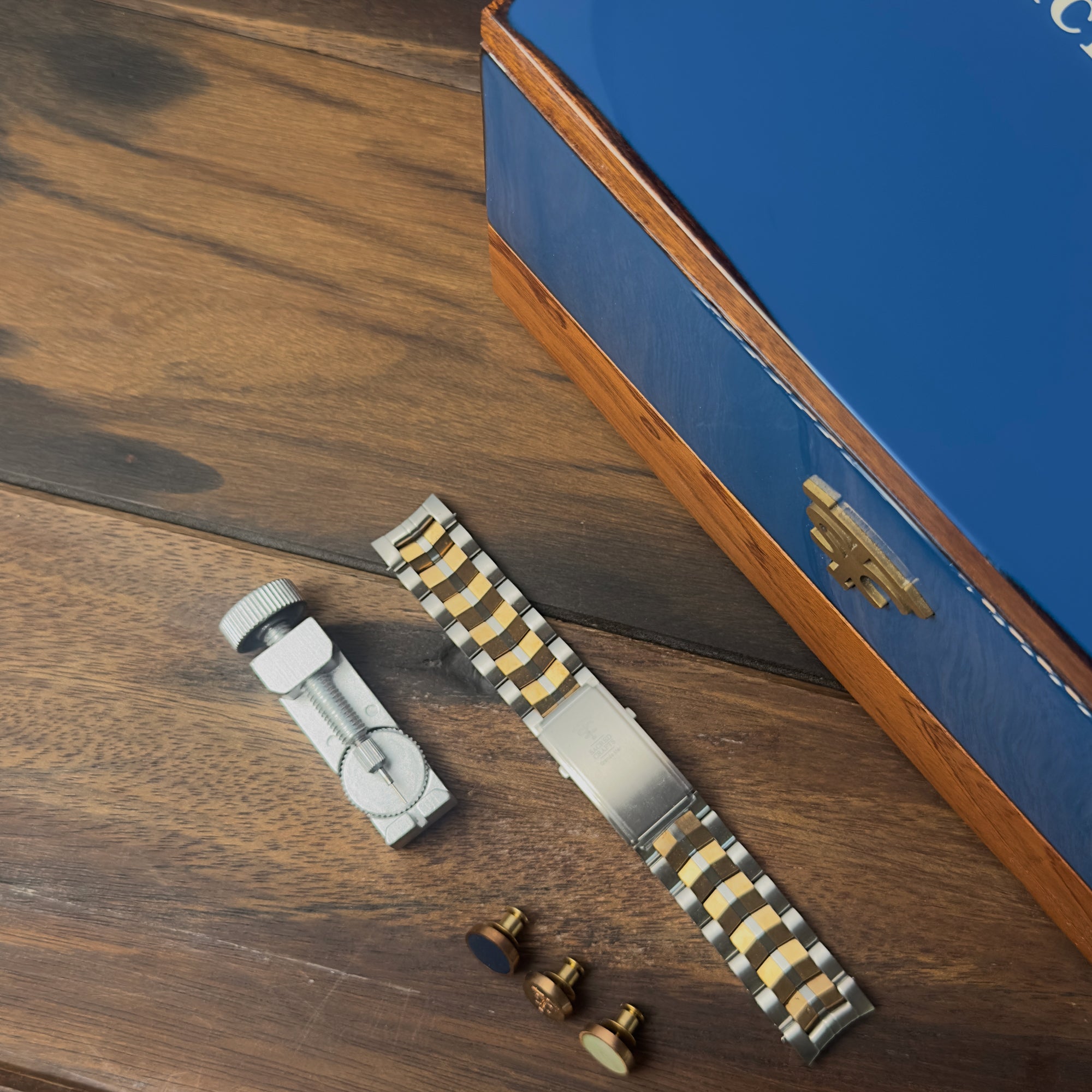 Ugrade This Watch With Link Bracelet & Luxury Reclaimed Wood Box